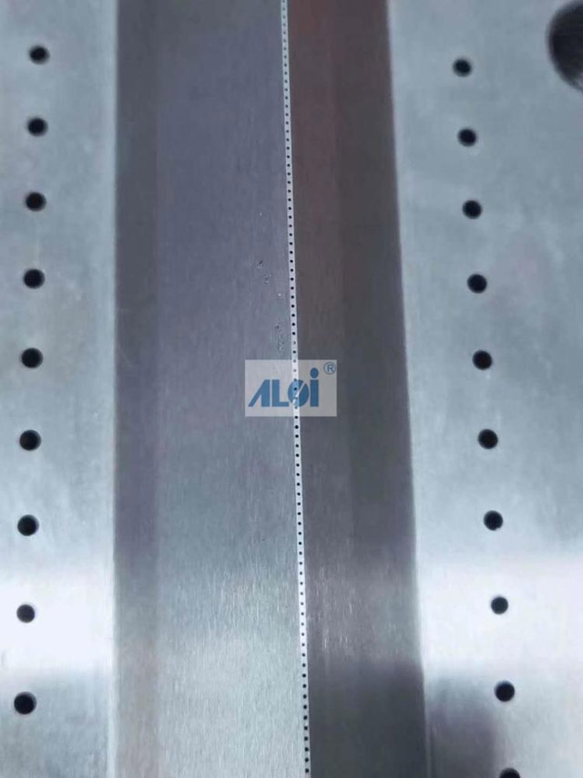 梅城鎮(zhèn)熔噴布模具丨熔噴布模頭堵塞，什么原因造成滴，如何解決？