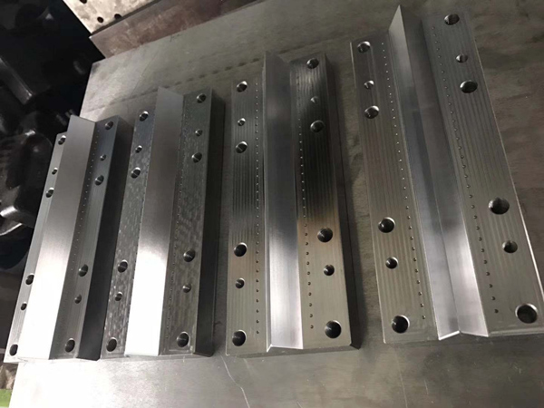 1600熔噴布模具數(shù)據(jù)1600熔噴布模具國家規(guī)定標準